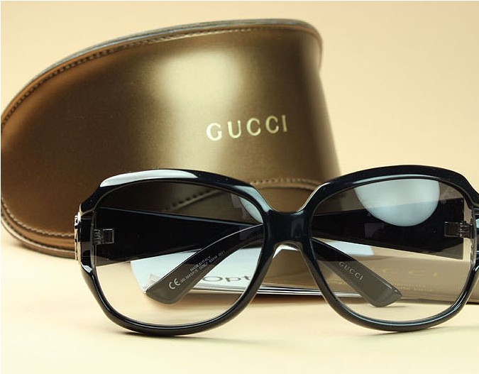 Gucci women's or men' s sunglasses