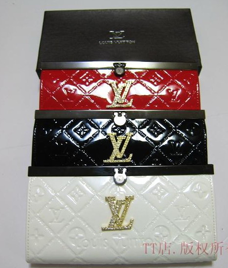 Women's Louis Vuitton Vernis Long Wallet