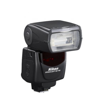 NEW Nikon SB-700 Speedlight Flash D7000 D5100 D3100