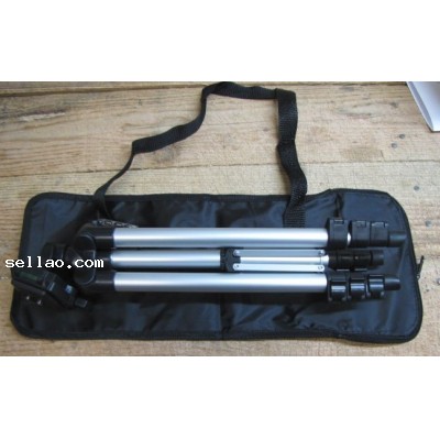 Meade adjustable aluminum photo or spotting scope tripod, level, zippered case