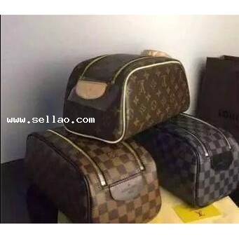 Louis vuitton LV ladies cosmetic bag sell like hot cakes
