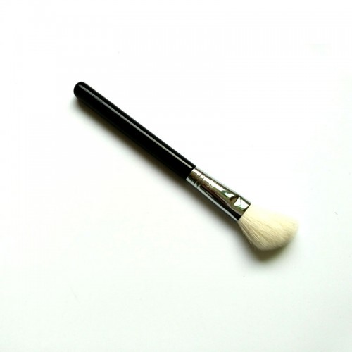 Sigma beauty makeup brush F40 large angled contour brush