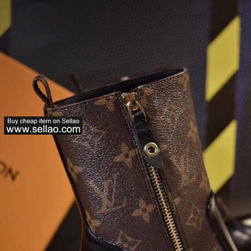 LV booties W109