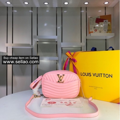 Louis Vuitton men's and women's Bodypack top quality model:M53682 size:21-5.5-14CM