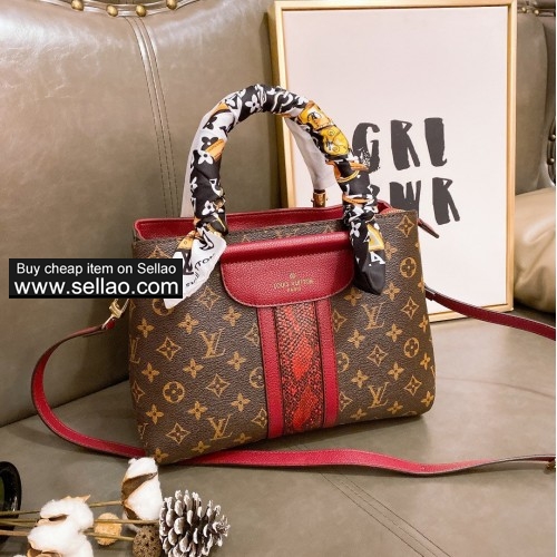 LV Women's Fashion Large Capacity Handbag Classic Printing Shoulder Bag 4 Colors